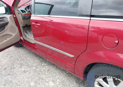 2013 Chrysler Town & Country Touring from USA, damaged, VIN 2C4RC1BG3DR539819